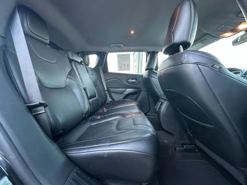 Used 2020 Jeep Cherokee Limited FWD image 16