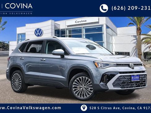 New 2025 Volkswagen Taos SE image 1