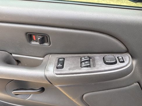 Used 2004 Chevrolet Silverado 1500 LS image 14