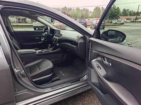 Used 2022 Nissan Sentra SR w/ SR Premium Package FWD image 23