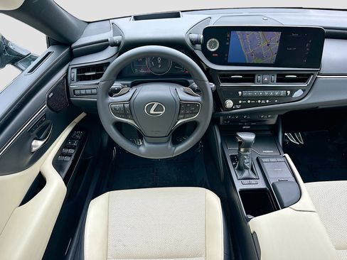 Used 2022 Lexus ES 300h w/ Premium Package FWD image 21