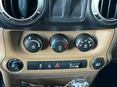 Used 2011 Jeep Wrangler Sport AWD/4WD image 19