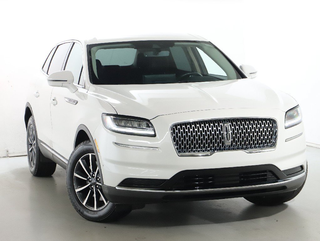 Used 2022 Lincoln Nautilus FWD image 3