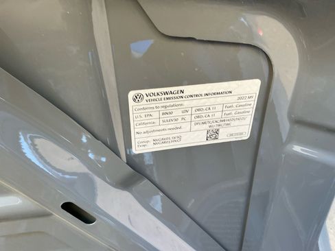 Used 2022 Volkswagen Taos SE w/ Panoramic Sunroof Package image 23