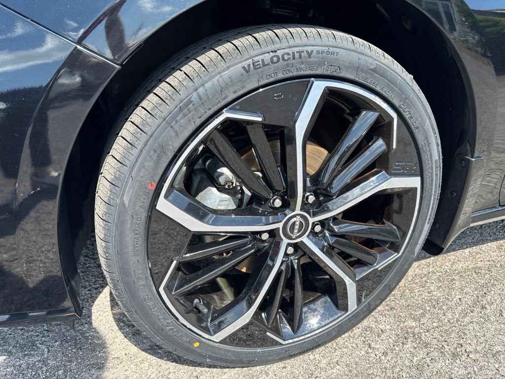 Used 2023 Nissan Altima 2.5 SR FWD image 12