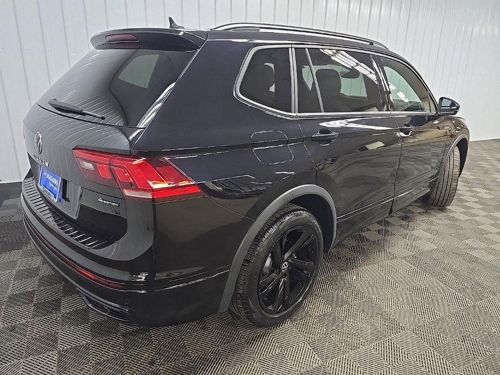 Used 2023 Volkswagen Tiguan SE R-Line AWD/4WD image 10