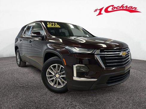 Certified 2023 Chevrolet Traverse LT image 1