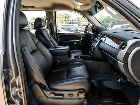 Used 2012 Chevrolet Avalanche LT w/ All-Star Edition image 28