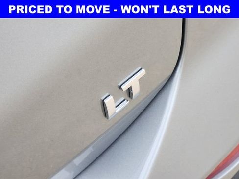 Used 2023 Chevrolet Equinox LT FWD image 9