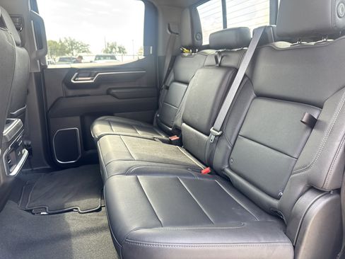 Used 2026 GMC Sierra 1500 SLT image 7