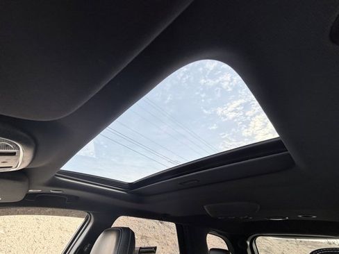 Used 2018 Dodge Durango SRT w/ Technology Group image 21