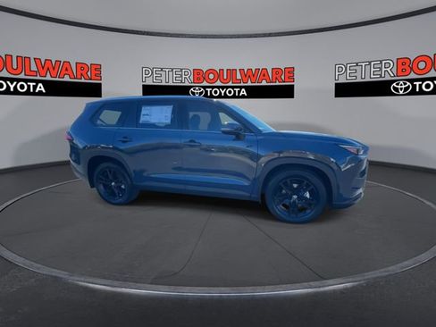 Used 2024 Toyota Grand Highlander Limited image 18