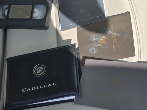 Used 2000 Cadillac De Ville w/ Comfort/Convenience Pkg image 39