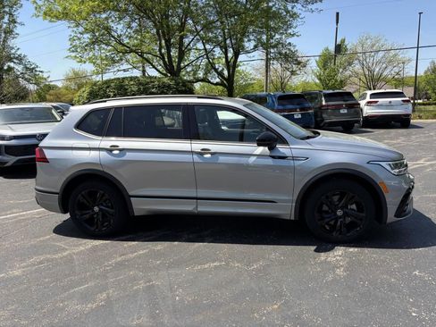 Used 2024 Volkswagen Tiguan SE R-Line image 4