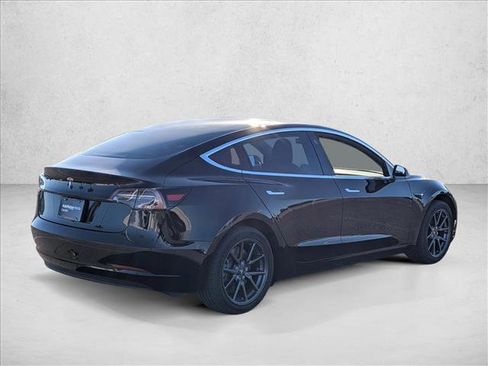 Used 2019 Tesla Model 3 Mid Range image 5