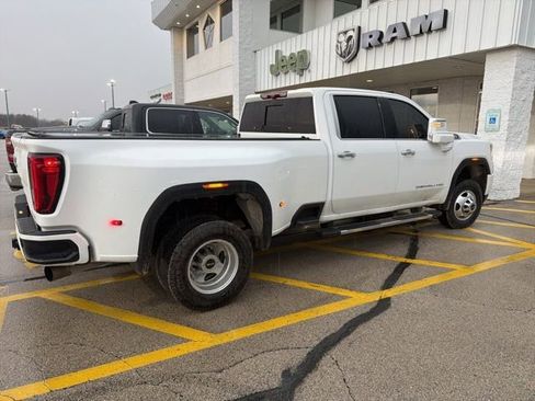 Used 2023 GMC Sierra 3500 Denali w/ Denali Ultimate Package image 3