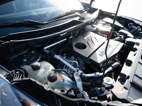 Used 2023 Nissan Rogue SV w/ SV Premium Package image 33