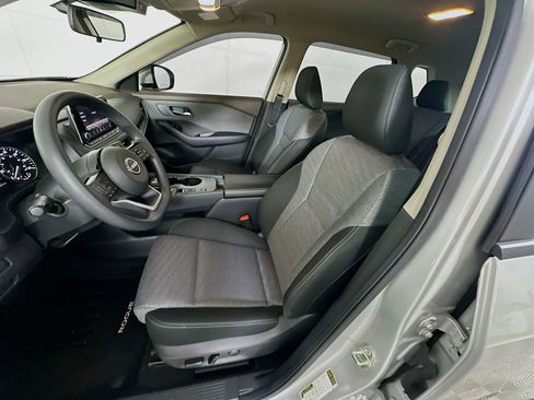 Used 2023 Nissan Rogue SV image 13