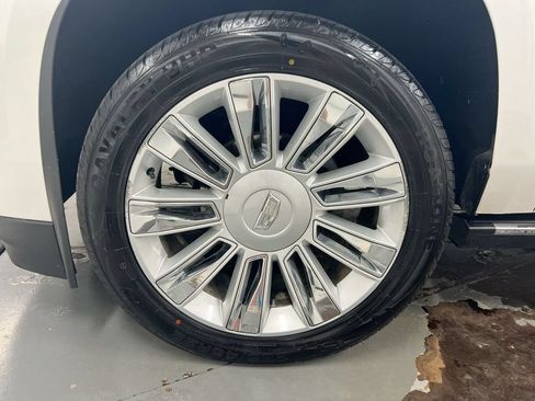 Used 2019 Cadillac Escalade ESV Platinum AWD/4WD image 29