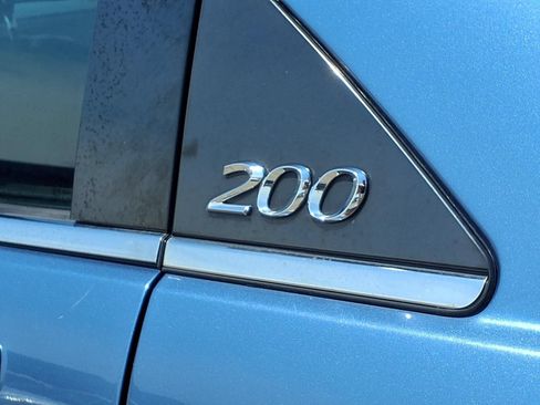 Used 2011 Chrysler 200 Limited FWD image 10