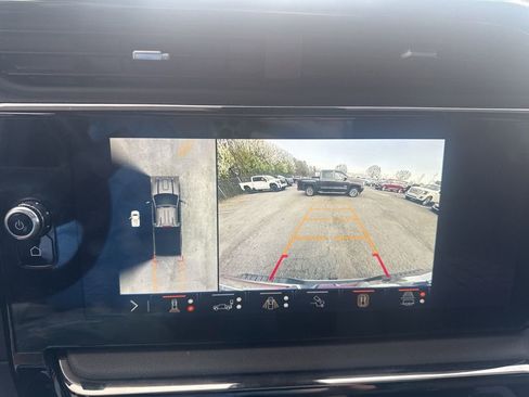 Used 2024 GMC Sierra 3500 AT4 w/ Technology Package image 12