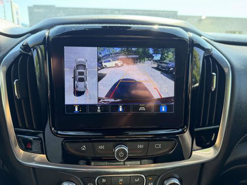 Used 2023 Chevrolet Traverse LT w/ LT Premium Package AWD/4WD image 26