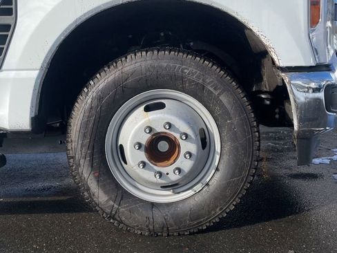 New 2026 Ford F350 XL w/ XL Chrome Package RWD image 13