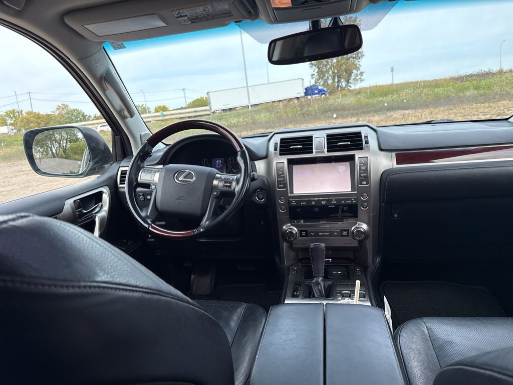 Used 2016 Lexus GX 460 w/ Premium Package AWD/4WD image 25
