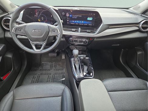 Used 2025 Chevrolet Trax ACTIV image 11