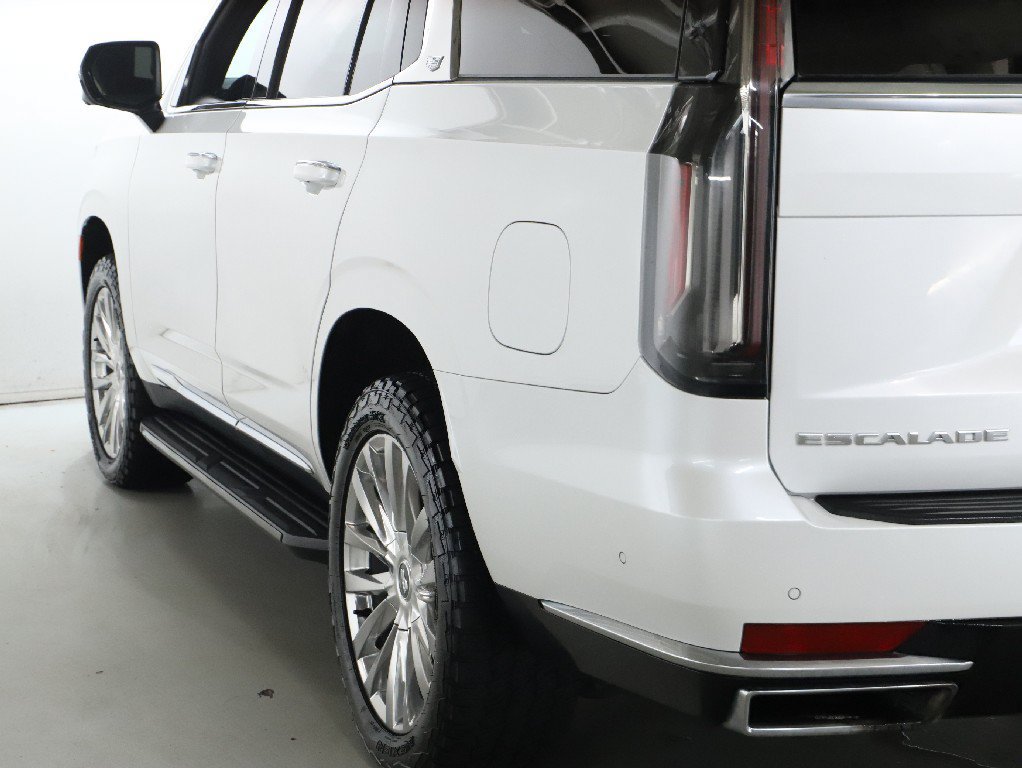 Used 2023 Cadillac Escalade Premium Luxury AWD/4WD image 49