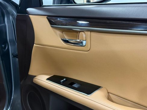 Used 2017 Lexus ES 350 w/ Premium Package FWD image 45