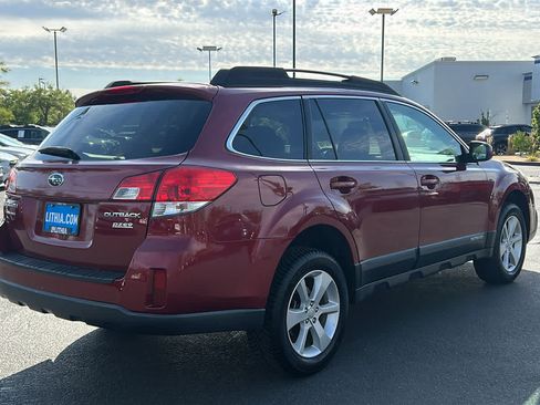 Used 2013 Subaru Outback 2.5i Premium AWD/4WD image 5