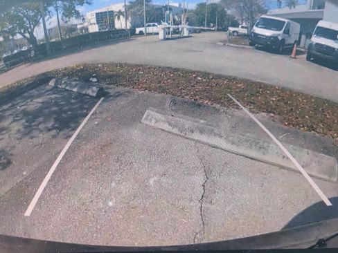 Used 2023 Tesla Model Y Performance image 23