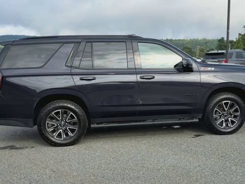 Used 2022 Chevrolet Tahoe Z71 w/ Luxury Package AWD/4WD image 9