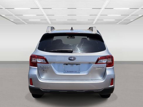 Used 2017 Subaru Outback 2.5i Premium AWD/4WD image 4