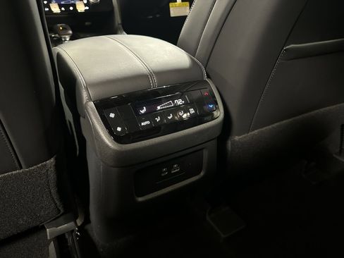 Certified 2025 INFINITI QX60 Pure image 28