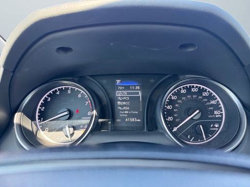 Used 2024 Toyota Camry SE image 12