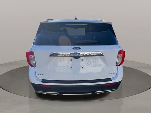 Used 2021 Ford Explorer XLT w/ Equipment Group 202A image 5