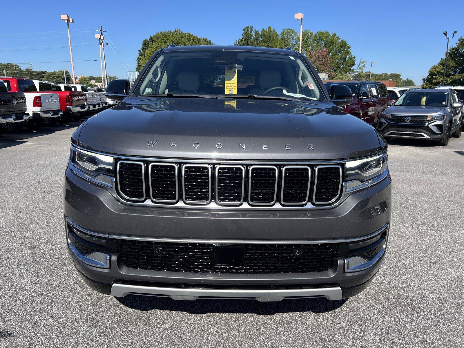 Used 2024 Jeep Wagoneer L Series II w/ Flexible Seating Group RWD image 3