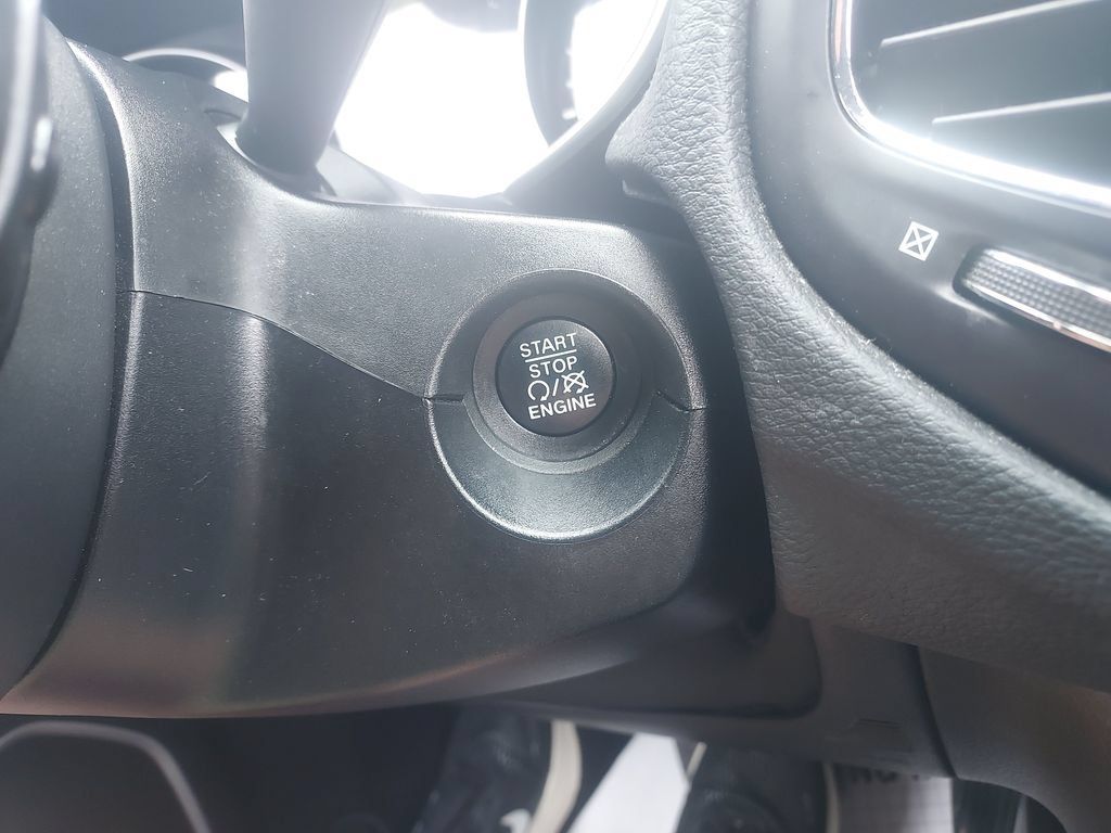 Used 2021 Jeep Compass Latitude w/ Convenience Group AWD/4WD image 19