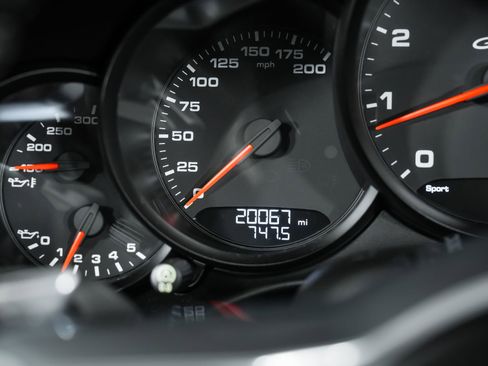 Used 2018 Porsche 911 Targa 4 GTS image 22