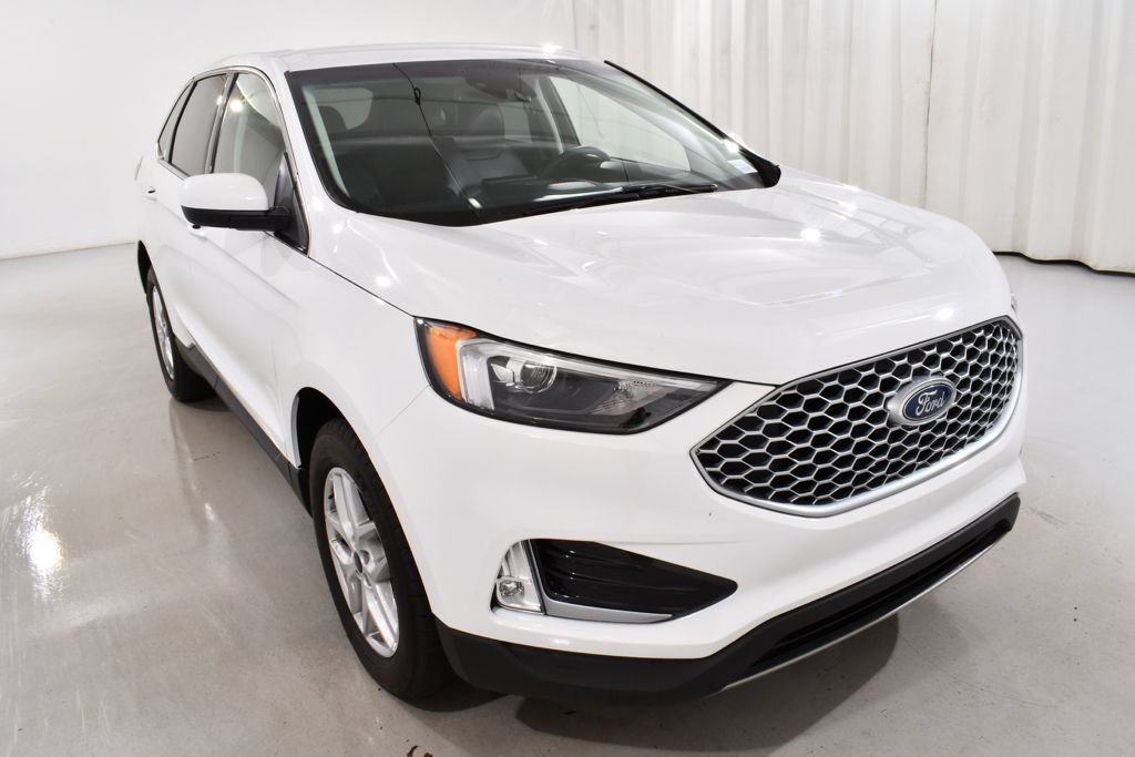 Used 2024 Ford Edge SEL w/ Convenience Package AWD/4WD image 4