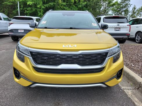 Used 2022 Kia Seltos S AWD/4WD image 2