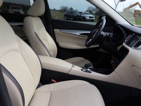Used 2021 INFINITI QX50 Sensory w/ Accent Package image 15