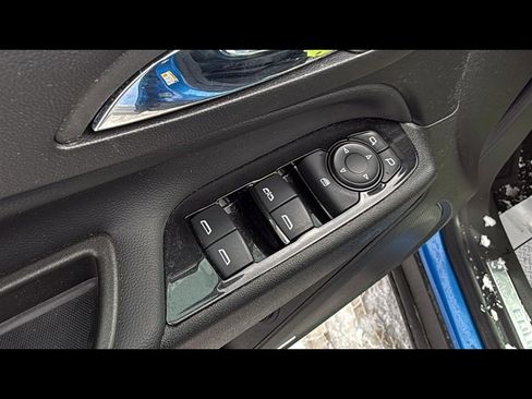 Used 2024 Chevrolet Equinox Premier image 8