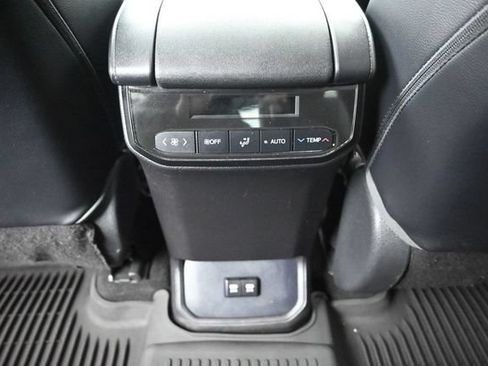 Used 2021 Toyota Highlander XSE FWD image 28