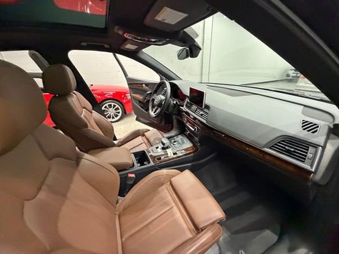 Used 2018 Audi Q5 2.0T Premium Plus AWD/4WD image 38