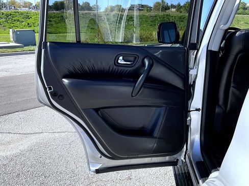 Used 2022 Nissan Armada SV image 21