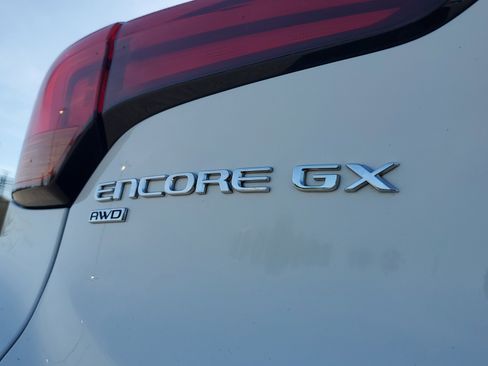 Used 2025 Buick Encore GX Preferred AWD/4WD image 7
