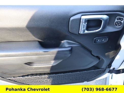 Used 2023 Jeep Wrangler Rubicon w/ Cold Weather Group image 20